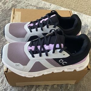 On running cloud runner shoes